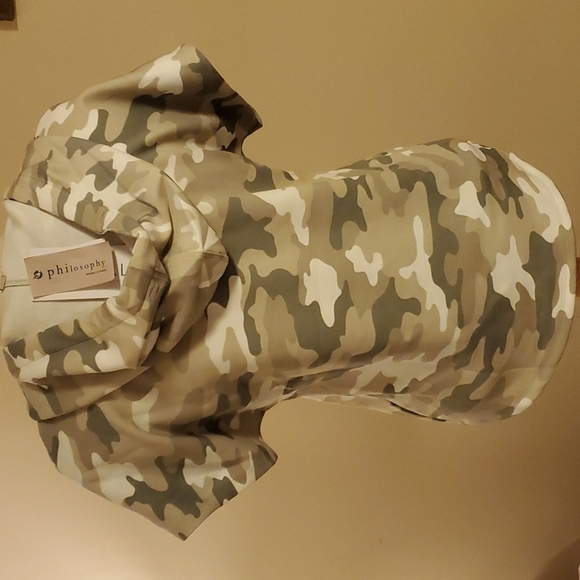 Philosophy Short sleeve Camo top - Picture 2 of 7